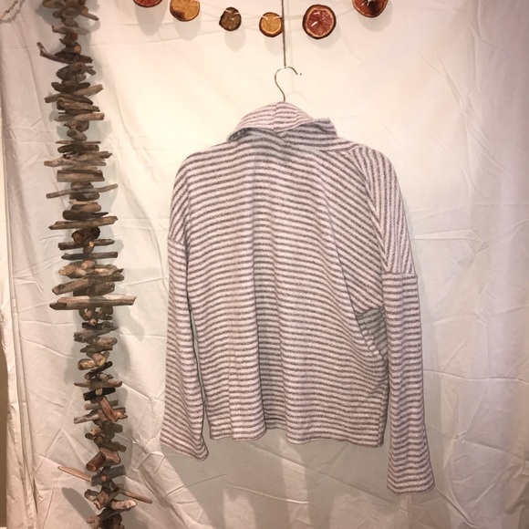 Turtle neck sweater - Picture 2 of 4